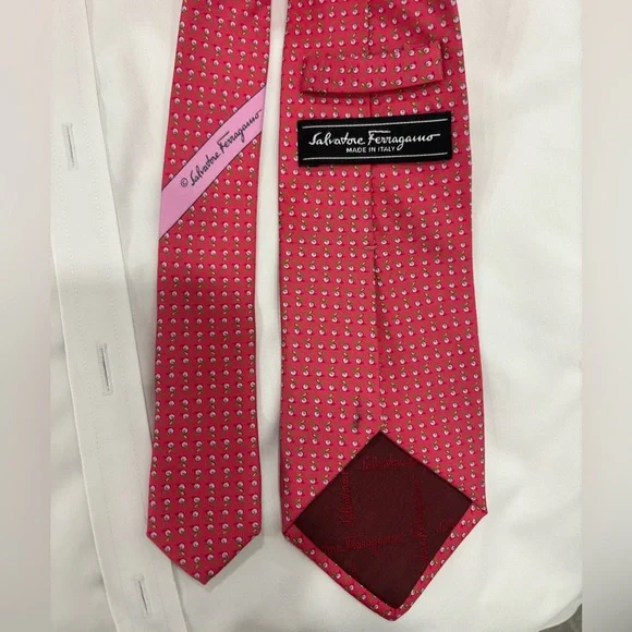 Salvatore Ferragamo Red and Blue Patterned Tie - Picture 4 of 4